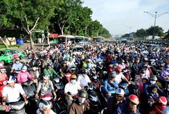 Bản tin NLĐ ngày 2-1-2017: 80 công trình giao thông chống kẹt xe ở TP HCM