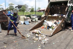 Trạm trung chuyển rác quá tải, dân sống trong ô nhiễm
