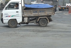 Cận cảnh sụt lún, lồi lõm đường vào cảng Cát Lái