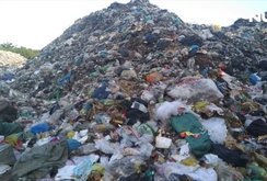 Ớn lạnh với “núi rác” ở đảo ngọc Phú Quốc