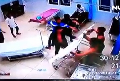 Hàng chục đối tượng đánh người và đập phá BCH quân sự xã