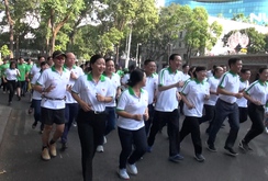 Hàng ngàn người dân TP HCM tham gia ngày chạy Olympic