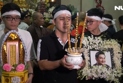 Ghi nhanh: Tiễn đưa nghệ sĩ Anh Vũ đến nơi an nghỉ cuối cùng