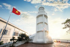 Dulux Weathershield bảo vệ và gìn giữ vẻ đẹp ngọn hải đăng thứ hai của Việt Nam Dulux Weathershield bảo vệ và gìn giữ vẻ đẹp ngọn hải đăng thứ hai của Việt Nam