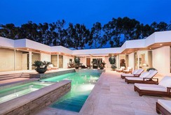 Bên trong biệt thự xa hoa 25 triệu USD của ông bầu Simon Cowell Bên trong biệt thự xa hoa 25 triệu USD của ông bầu Simon Cowell