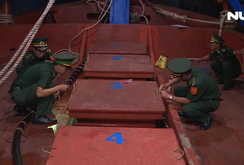 Khó xử lý buôn lậu xăng dầu trên biển