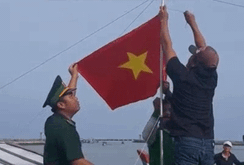 Mỗi lá cờ tổ quốc là một cột mốc chủ quyền