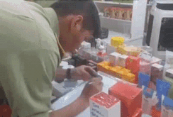 Hàng không rõ nguồn gốc bày bán công khai ở hội chợ