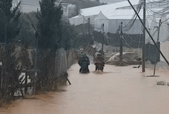 Nước lũ tràn về Lâm Đồng: Nhà ngập, người bị cuốn trôi tử vong