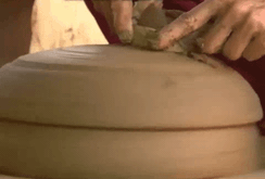 Những phụ nữ góp phần giữ lửa nghề gốm Thanh Hà