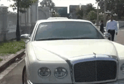 Bà Lê Hoàng Diệp Thảo nhập viện, tòa hoãn xử vụ ly hôn vợ chồng Trung Nguyên