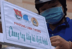 Chạy xe tuyên truyền phòng dịch Covid-19 khắp ngõ hẻm