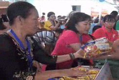 Ấm áp “Phiên chợ 0 đồng” cho bệnh nhân nghèo