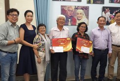 "Mai Vàng nhân ái" thăm NSƯT Ngọc Khanh và nghệ sĩ gạo cội Tấn Thi