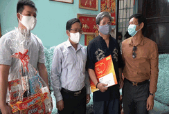 “Mai Vàng nhân ái” thăm nhạc sĩ Vũ Hoàng và NSND Lệ Thi