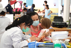 Trẻ mắc tay chân miệng biến chứng cao hơn mọi năm