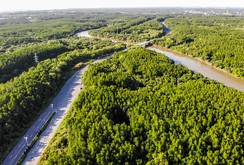 Cần tính toán khi TPHCM xoay trục ra biển