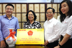 Mai Vàng tri ân thăm GS-TS-Bác sĩ Nguyễn Thị Ngọc Phượng