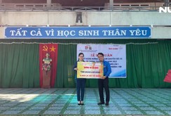 Tặng 5.000 lá cờ Tổ quốc cho Tỉnh đoàn Lâm Đồng