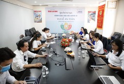 Tư vấn trực tuyến: 'Cảnh giác cao với COVID-19, vui lễ an toàn'
