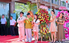 Vợ chồng Trang Lạ, Thiên An cùng dàn sao mừng Trịnh Tú Trung tậu nhà mới