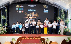 Quỹ “Trái tim nhân ái” trao quà và học bổng tại Bảo Lộc