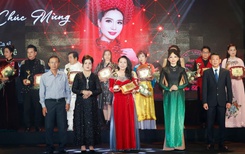 Ca sĩ Ái Lê nhận giải thưởng "Nghệ sĩ có trái tim nhân ái vì cộng đồng" năm 2025