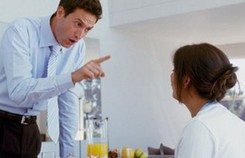 Với đàn ông gia trưởng, cam chịu hay vùng lên? Với đàn ông gia trưởng, cam chịu hay vùng lên?