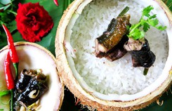 Thơm lừng cơm lịch nướng trái dừa Thơm lừng cơm lịch nướng trái dừa