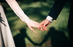 Thương vợ, khó lắm sao? Thương vợ, khó lắm sao?