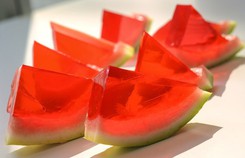 Cách làm thạch rau câu dưa hấu thơm ngon cho cả gia đình bạn Cách làm thạch rau câu dưa hấu thơm ngon cho cả gia đình bạn