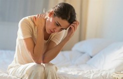 'Hay chúng ta ly hôn để anh cưới chị ấy?' 'Hay chúng ta ly hôn để anh cưới chị ấy?'