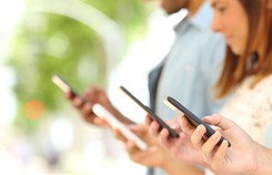 Yêu xa qua Facebook cũng lắm phiền Yêu xa qua Facebook cũng lắm phiền