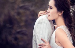Cô ấy yêu hai người đàn ông cùng lúc Cô ấy yêu hai người đàn ông cùng lúc