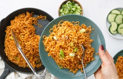 Cách ăn mì tôm không gây hại sức khỏe Cách ăn mì tôm không gây hại sức khỏe