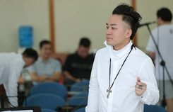 Tùng Dương say mê luyện tập trước concert 'để đời' Tùng Dương say mê luyện tập trước concert 'để đời'