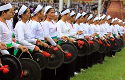 Ngày hội văn hóa dân tộc Mường lần thứ 2 Ngày hội văn hóa dân tộc Mường lần thứ 2