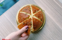 Giải mã món bánh mì đang khiến hội chị em 'truy lùng' khắp nơi Giải mã món bánh mì đang khiến hội chị em 'truy lùng' khắp nơi