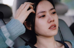 Người đàn ông chờ tôi trên sân tòa Người đàn ông chờ tôi trên sân tòa
