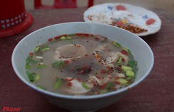 Về cầu ngói Thanh Toàn ghé cháo lòng mệ Tươi Về cầu ngói Thanh Toàn ghé cháo lòng mệ Tươi