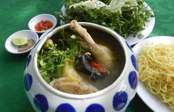 Khi gà tre cục tác... củ sen Khi gà tre cục tác... củ sen