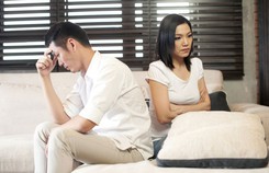 Chồng cuồng ghen, vợ khốn khổ trong vòng lẩn quẩn Chồng cuồng ghen, vợ khốn khổ trong vòng lẩn quẩn