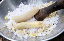 Về quê ăn chuối quết dừa Về quê ăn chuối quết dừa