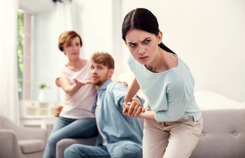 Cách chấm dứt 'cuộc chiến ngầm' với mẹ chồng Cách chấm dứt 'cuộc chiến ngầm' với mẹ chồng