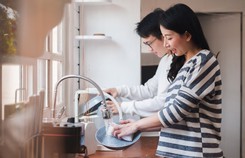 Mất thể diện vì chiều vợ? Mất thể diện vì chiều vợ?
