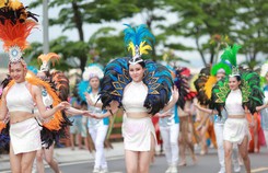 Hạ Long: Rộn rã mùa lễ hội giữa lòng kỳ quan Hạ Long: Rộn rã mùa lễ hội giữa lòng kỳ quan