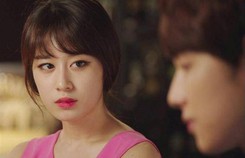 Chồng ngoại tình, cả nhà vẫn bênh chằm chặp