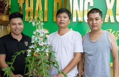 Ông chủ vườn lan Hữu Xướng chia sẻ bí quyết trồng lan thành công Ông chủ vườn lan Hữu Xướng chia sẻ bí quyết trồng lan thành công