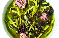 Món canh đậm tình người Đất Tổ Món canh đậm tình người Đất Tổ