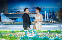 Victor Vũ – Đinh Ngọc Diệp ấn tượng biệt thự cận bến du thuyền ở Hồ Tràm Victor Vũ – Đinh Ngọc Diệp ấn tượng biệt thự cận bến du thuyền ở Hồ Tràm